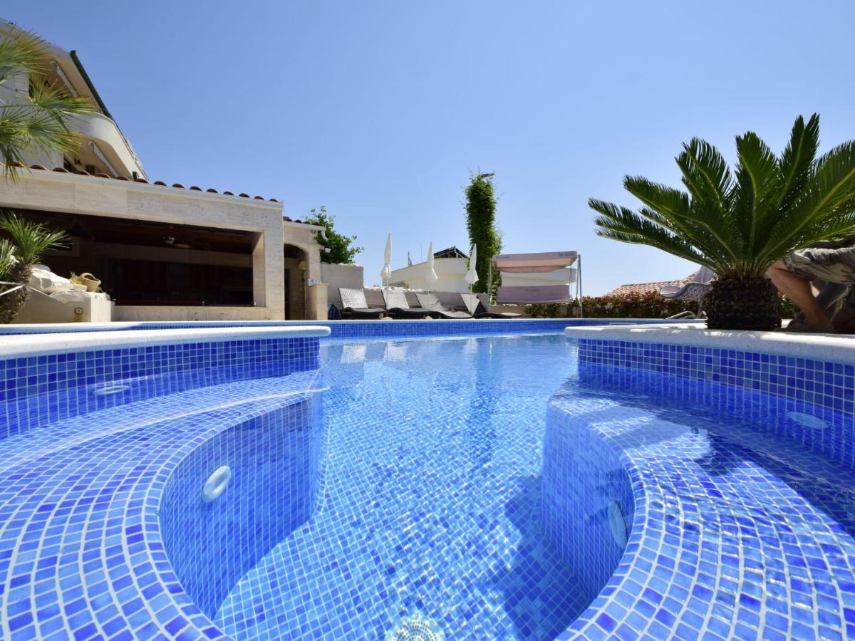 Apartment Villa Andjelka-3 By Interhome Apartment